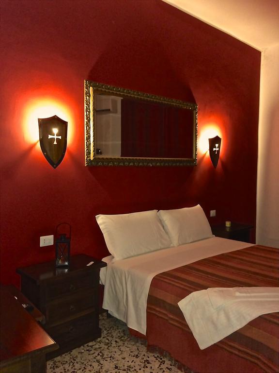 פיאצה ארמרינה B&B Dimora Del Conte חדר תמונה